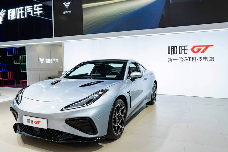 深圳龙华区佰创威企业管理咨询哪吒汽车在智能汽车领域的表现，领途汽车在新能源汽车市场中的影响力